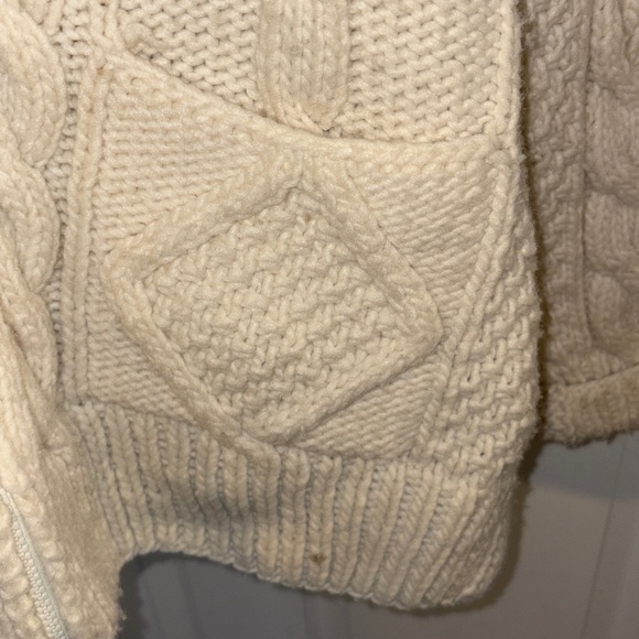 LANITA 100% wool Cozy Cream Cable Knit Hooded Sweater - Picture 3 of 8